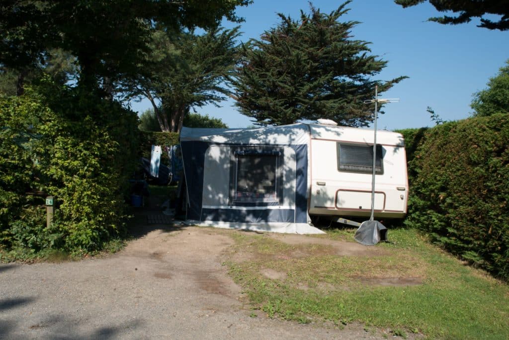 Parcelle de terrain pour caravane et camping-car au camping Au Soir d'Eté en Loire-Atlantique