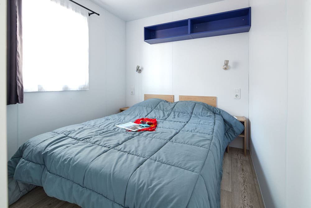 mobil-home Confort Déclik 5 personnes 3 chambres vue chambre parentale