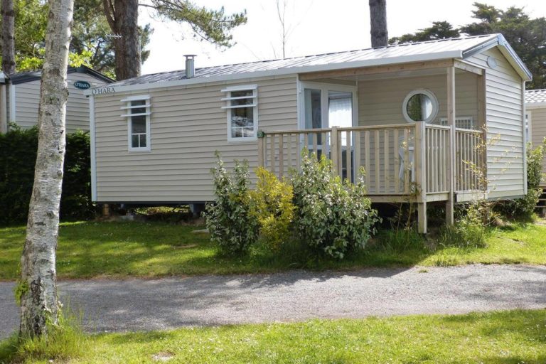 Location mobil-home 2 chambres 6 personnes avec terrasse intégrée au camping Au Soir d'Eté à Mesquer en Loire-Atlantique