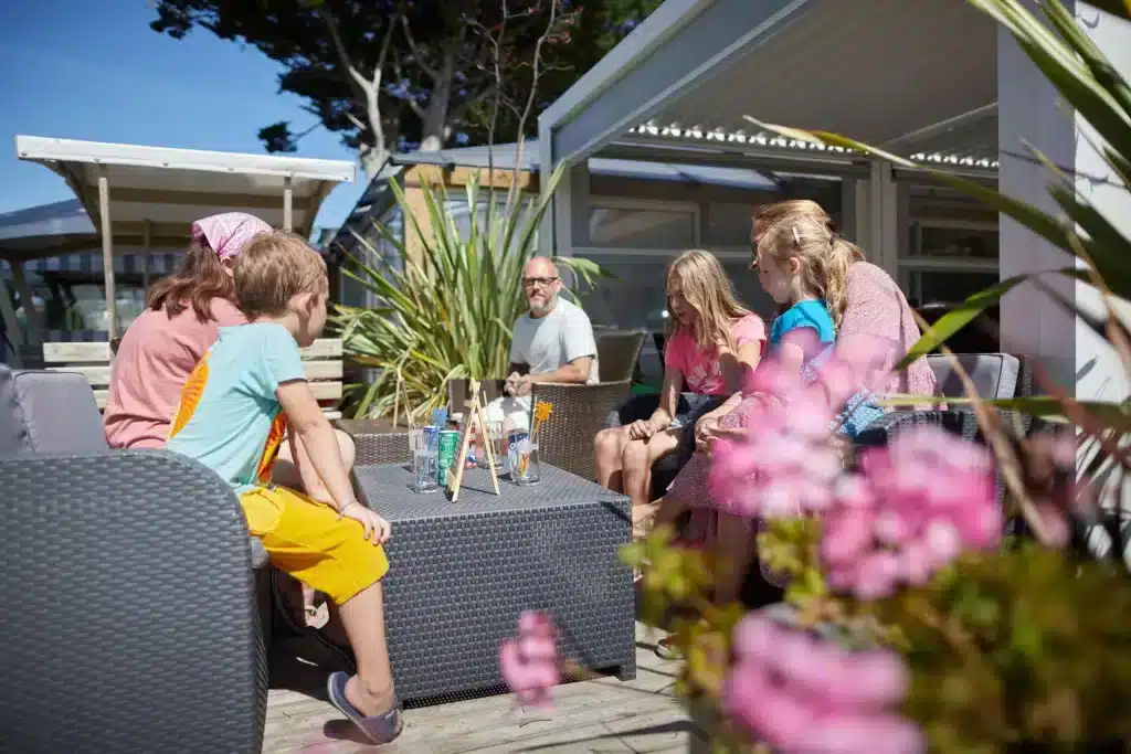 Terrasse du restaurant du Camping Au Soir d'été à Mesquer