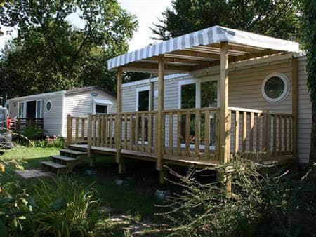 Vue sur une location de mobil-home à Mesquer-Quimiac au camping Soir d'Été