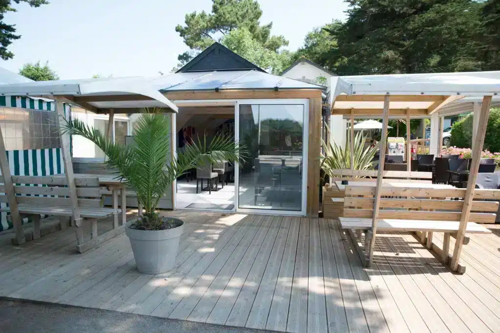 Restaurant terrace at Camping Au Soir d'Été in Loire-Atlantique, France